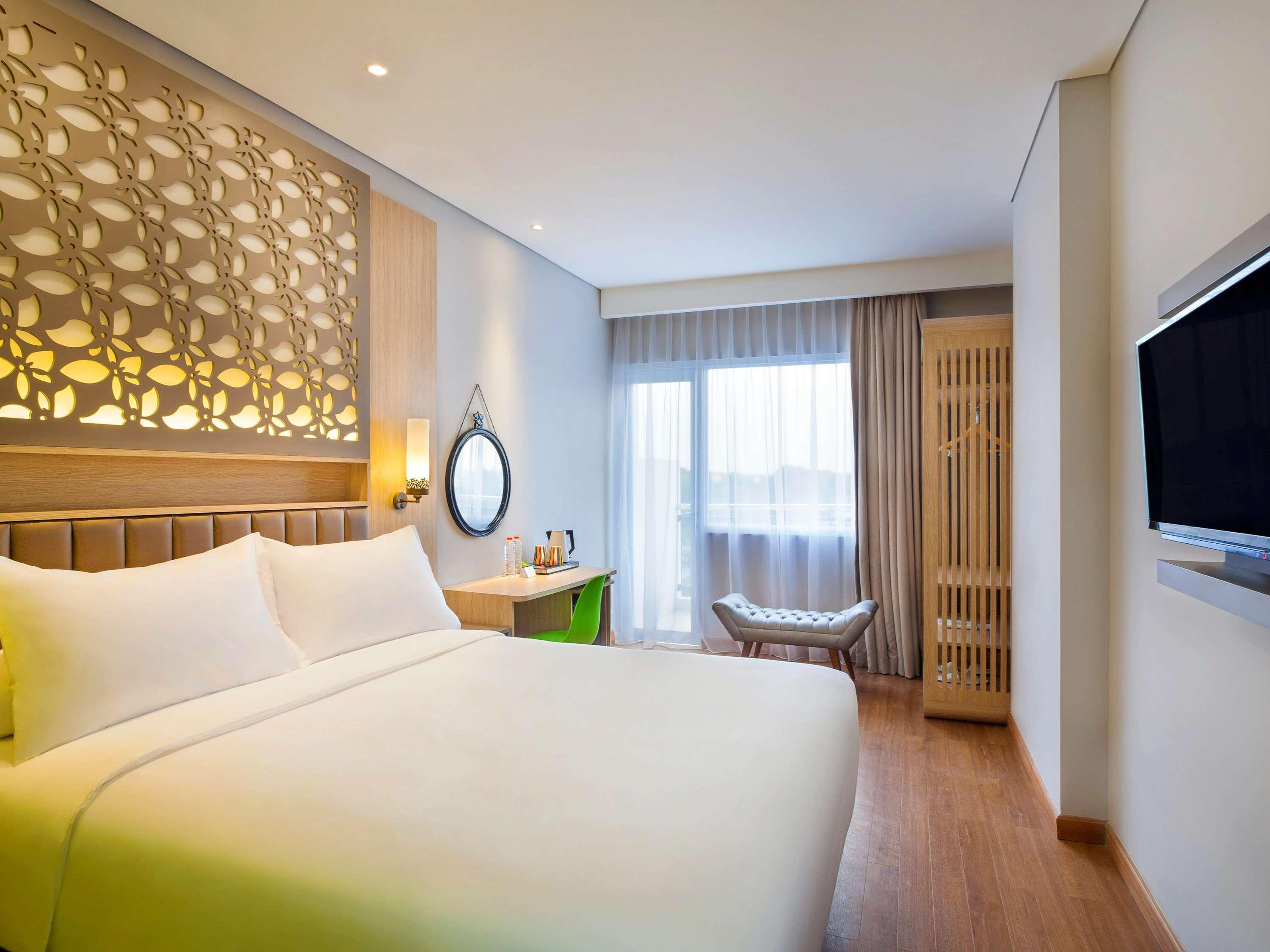 Ibis Styles Cikarang Hotel Bekasi Luaran gambar