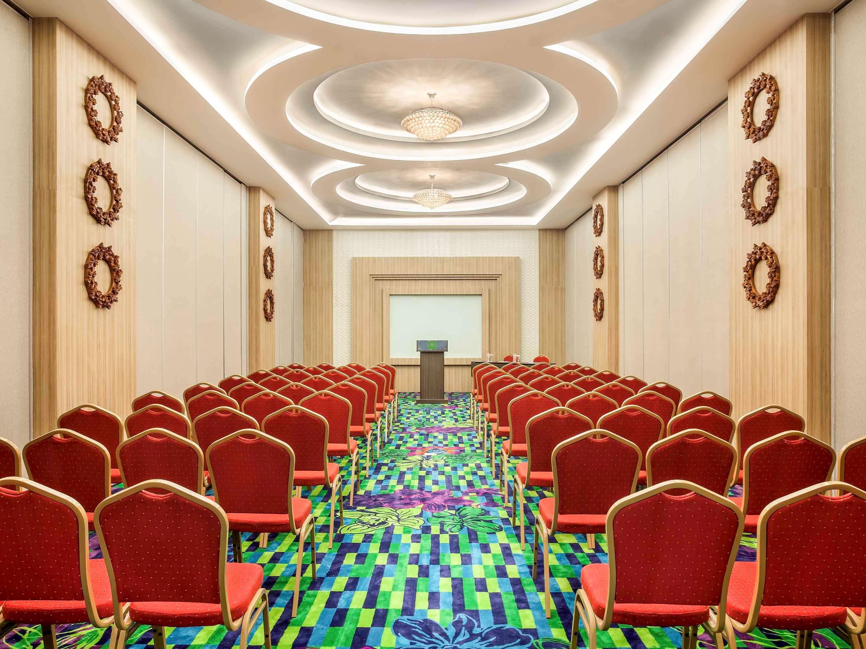 Ibis Styles Cikarang Hotel Luaran gambar
