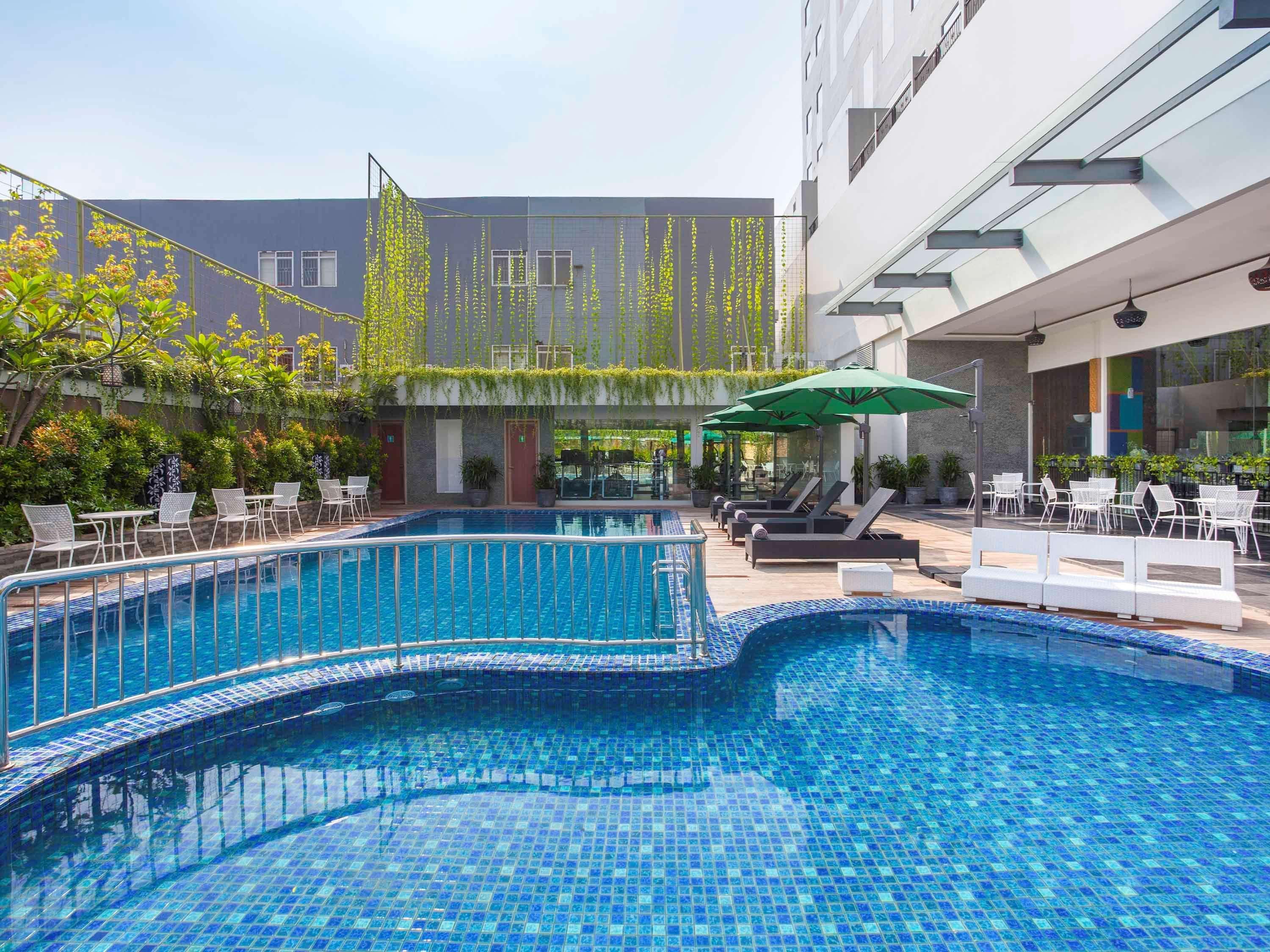 Ibis Styles Cikarang Hotel Bekasi Luaran gambar