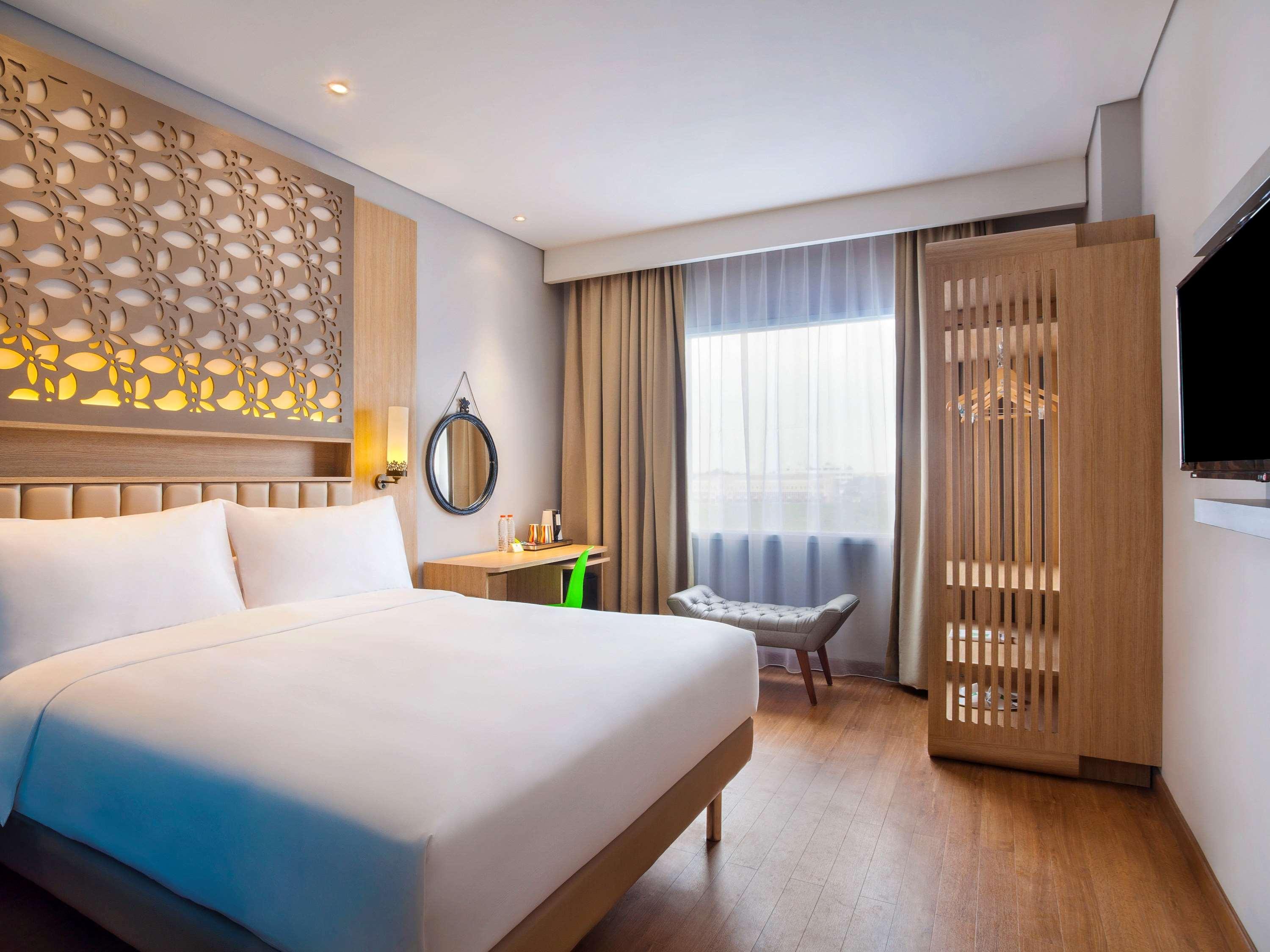 Ibis Styles Cikarang Hotel Bekasi Luaran gambar