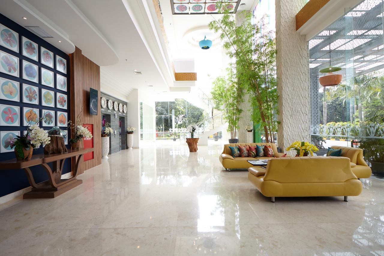 Ibis Styles Cikarang Hotel Luaran gambar