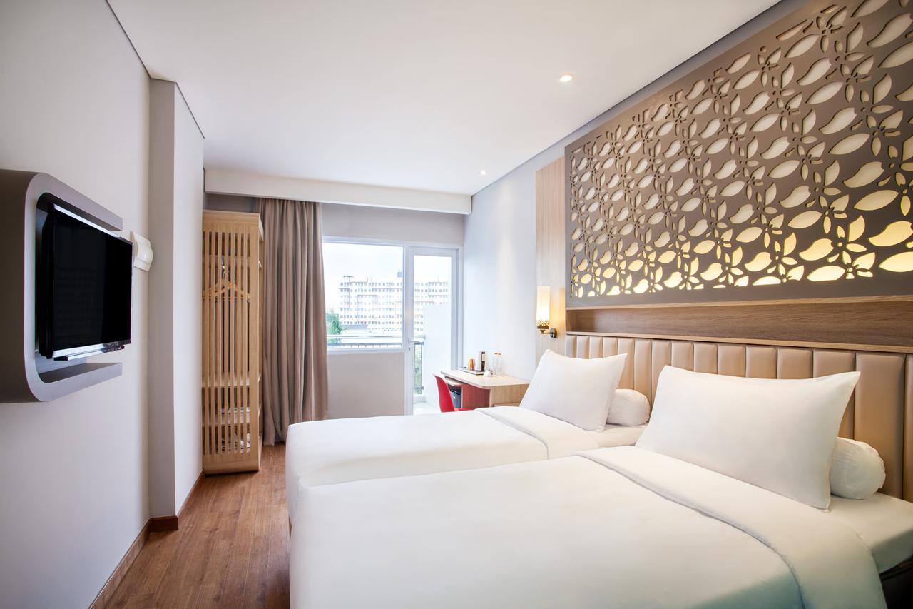 Ibis Styles Cikarang Hotel Luaran gambar