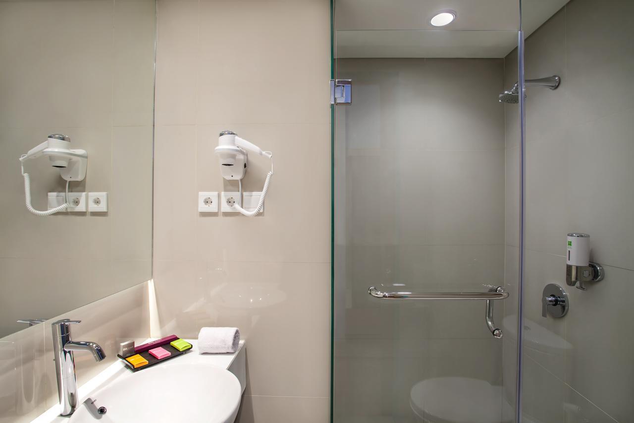 Ibis Styles Cikarang Hotel Luaran gambar